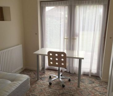 5 bedroom semi-detached house to rent - Photo 4