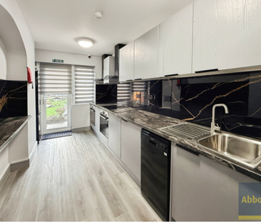 Bournemouth Park Road, SS2 5JH - Photo 3