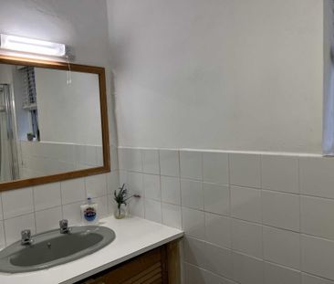 Room 2, 25 Springfield Road, Guildford, Surrey GU1 4DW - Photo 1