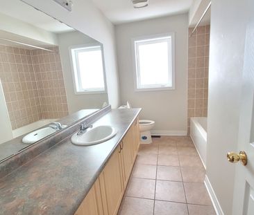 For Lease - 58 Lake Crescent Unit# UPPER, Barrie, Ontario - Photo 1