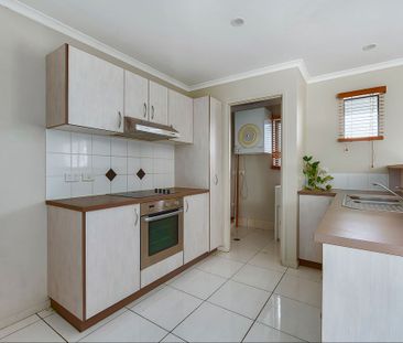 Spacious 3-Bedroom Unit with Resort-Style Facilities – Walk to Grif... - Photo 1