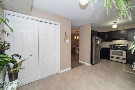 For Lease - 309 Galston Private Unit# 12, Orleans - Convent Glen and Area, Ontario - Photo 4