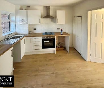 2 bedroom semi-detached house to rent - Photo 4