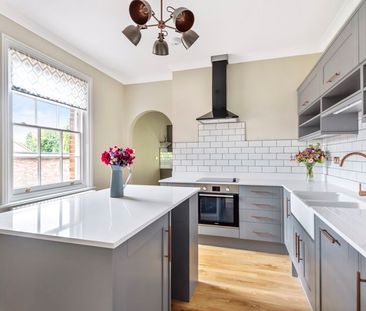 Kings Road, Horsham, West Sussex, RH13 - Photo 3