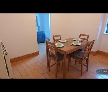 3 bedroom end of terrace house to rent - Photo 3