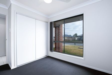 Stylish & Comfortable Family Home - Photo 5