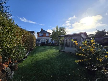 3 bedroom detached house to rent - Photo 3