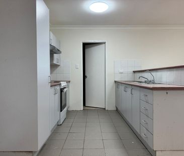 SPACIOUS 2 BEDROOM UNIT - Photo 4