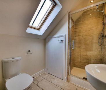 4 bedroom end of terrace house to rent - Photo 6