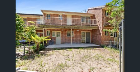 Freshly Renovated 3-Bedroom Townhouse Backing onto Nature Reserve - Photo 5