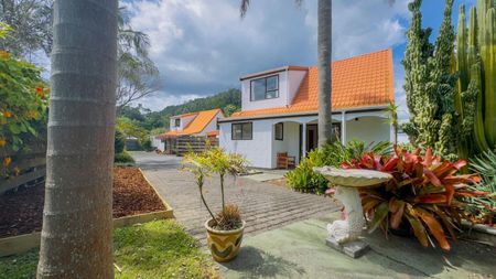 Tidy by the beach in Tararu - Photo 4
