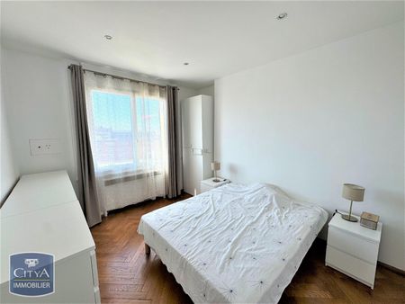 Location Appartement 4 pièces 136m² LILLE 59000 - Photo 4