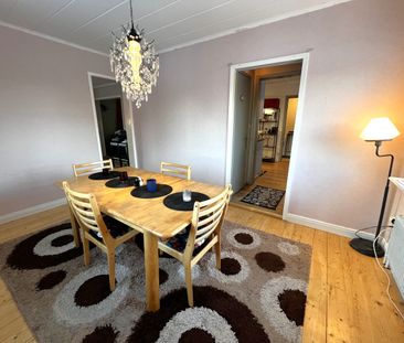 Central trea en trappa upp - Foto 3