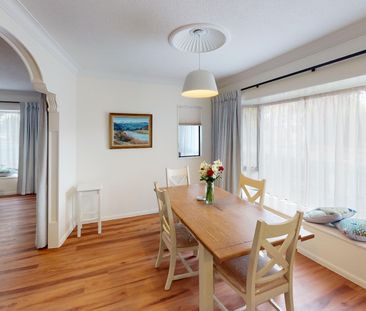 City Centre - 2 Bedrooms - Photo 3