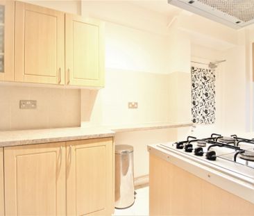 Latymer Court, Hammersmith Road, Hammersmith, London, W6 - Photo 2