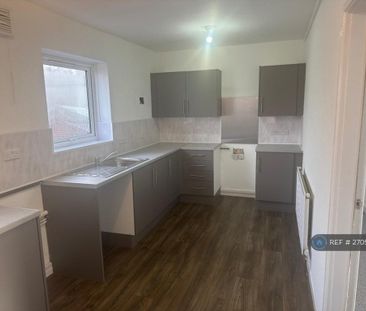 3 bedroom semi-detached house to rent - Photo 6