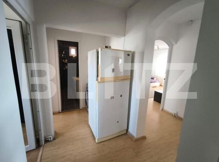 Apartament cu 3 camere, decomandat, 2 băi și pet friendly, zona centrala - Photo 3