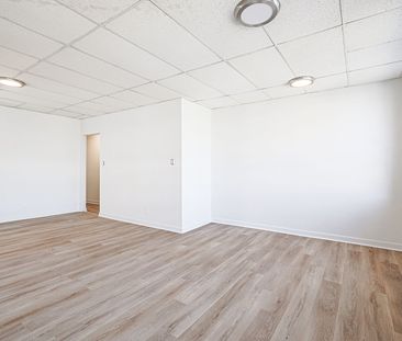 For Lease - 571 St Clair Avenue, Toronto, Ontario - Photo 3