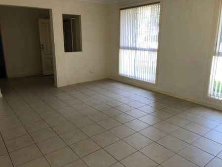 “Family Home In The Heart Of Glenroy” - Photo 2