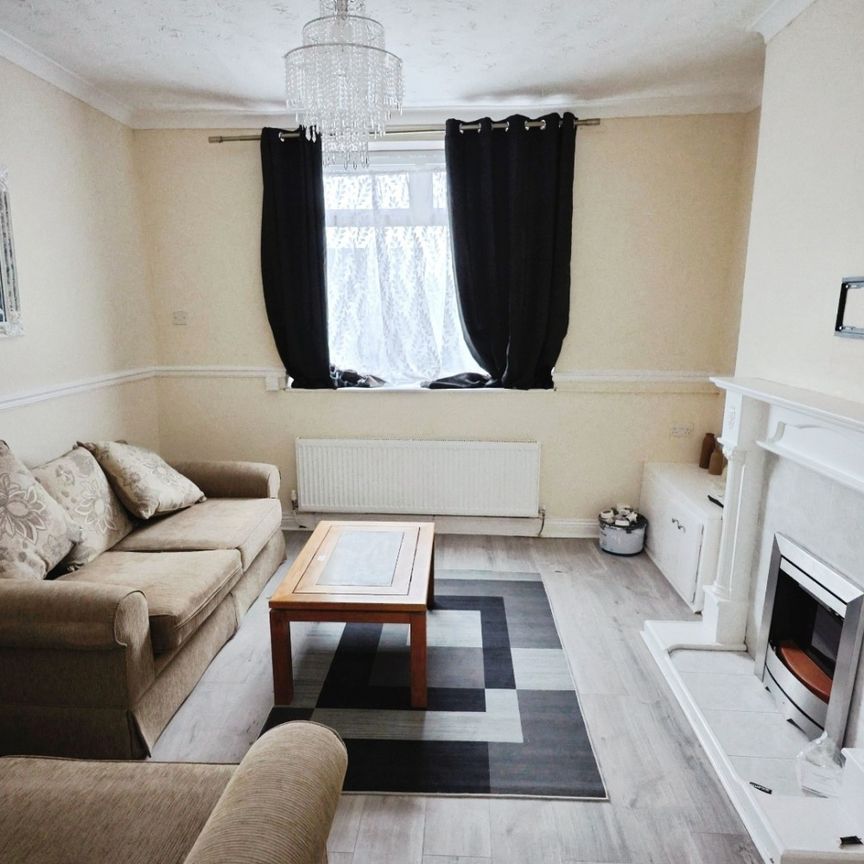 2 bedroom House To Let - Photo 1