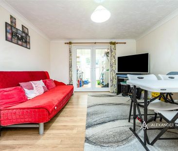 2 bedroom terraced house to rent - Photo 4
