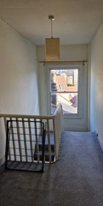 Room in a Shared Flat, Bellevue Road, SW17 - Photo 3