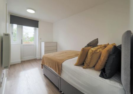 6 bedroom semi-detached house to rent - Photo 3