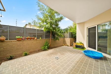 Spacious Two-Bedroom Apartment - Available for 6 or 12-Month Lease - Photo 3