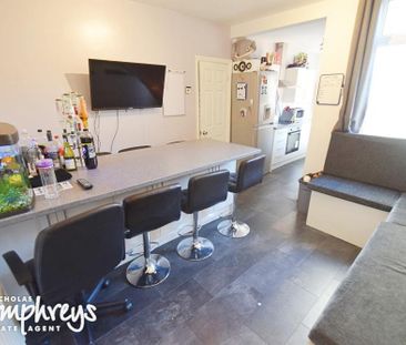 6 bedroom terraced house to rent - Photo 1