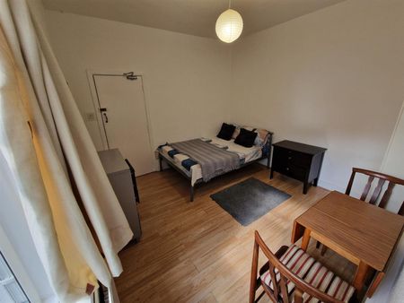 Flowersburn, Bournemouth, BH1 - Photo 5