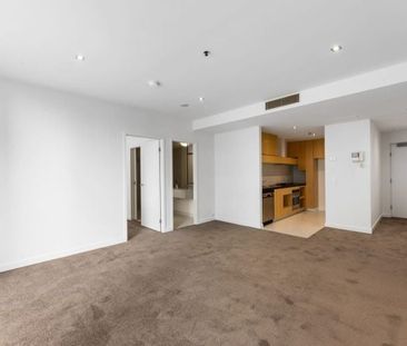 SENSATIONAL 1 BEDROOM APARTMENT WITH SECURE CARSPACE - Photo 6
