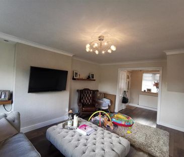 3 bedroom detached house to rent - Photo 2