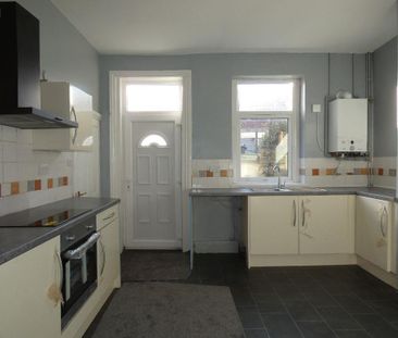 2 bedroom terraced house to rent - Photo 4