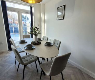 We are pleased to bring to the market this newly refurbished, subst... - Photo 2