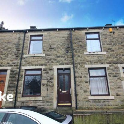 2 bedroom property to rent in Bacup - Photo 1