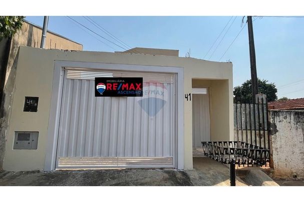 Aluga-se imóvel em bairro de boa localização - Photo 1
