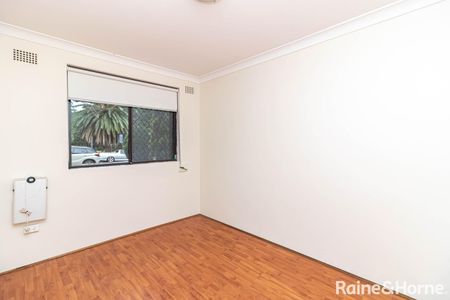 2 Bedroom Unit in a Central Location! - Photo 5