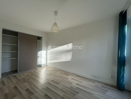 Location Appartement 4 pièces 67m² MONT ST AIGNAN 76130 - Photo 5