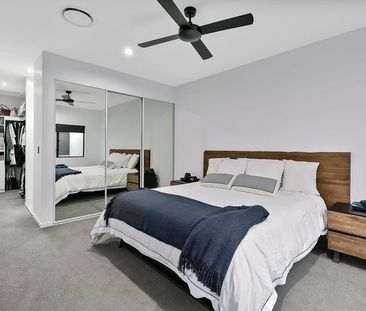 Beautiful 3 Bedroom Home in Sunshine Cove! - Photo 1