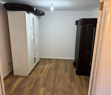 1 Bed Flat, Castleton Road, CR4 - Photo 2