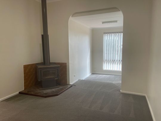 Neat and Tidy 4 bedroom home - Photo 1