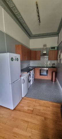 3 Bed - Flat 2, 1 North Grange Road, Headingley, Leeds - LS6 2BR - Student - Photo 5