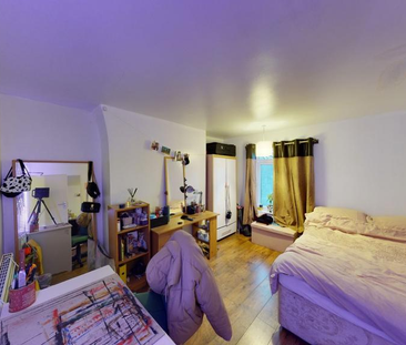 4 bedroom terraced house to rent - Photo 2