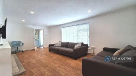 2 bedroom bungalow to rent - Photo 2