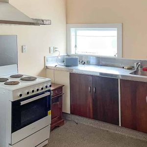 Charming Studio in the Heart of Newtown - Photo 2