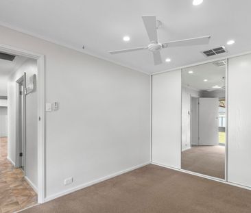 Stunning Family Home! - Photo 5