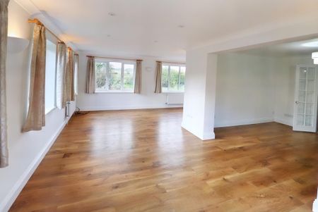 5 bedroom detached house to rent - Photo 2