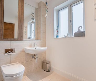 4 bedroom detached house to rent - Photo 5