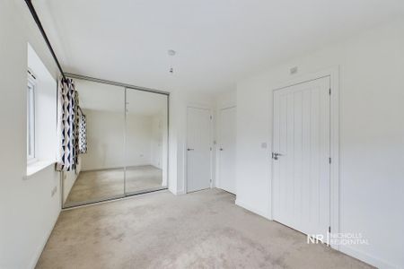 3 bedroom semi-detached house to rent - Photo 3
