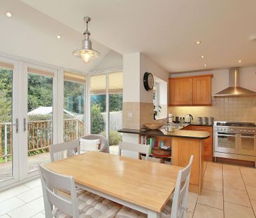 5 bedroom detached house to rent - Photo 4